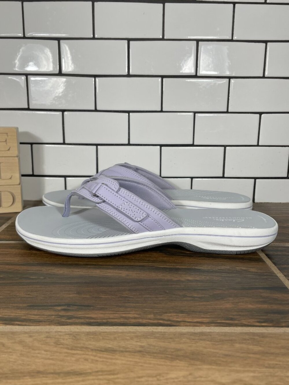 Clarks Breeze Sea Shoes Womens Size 11 Lavender Cloudsteppers Flip Flop Sandals